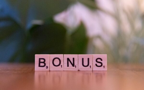 Revolut Ultra 2026: Análise do Cartão, Sala VIP e IOF Zero